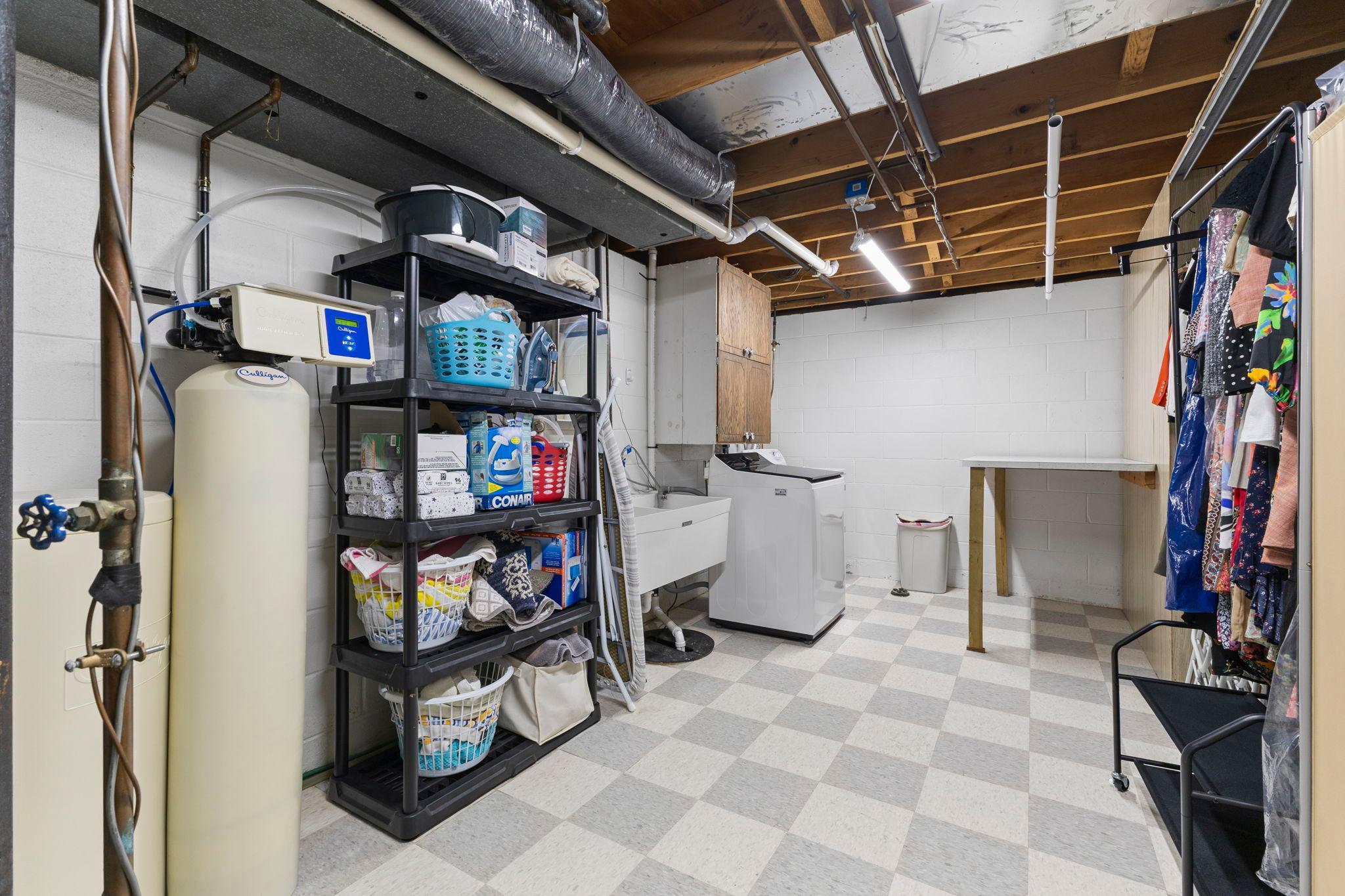 Vivid Spaces_4409 W 98th St_33.jpg