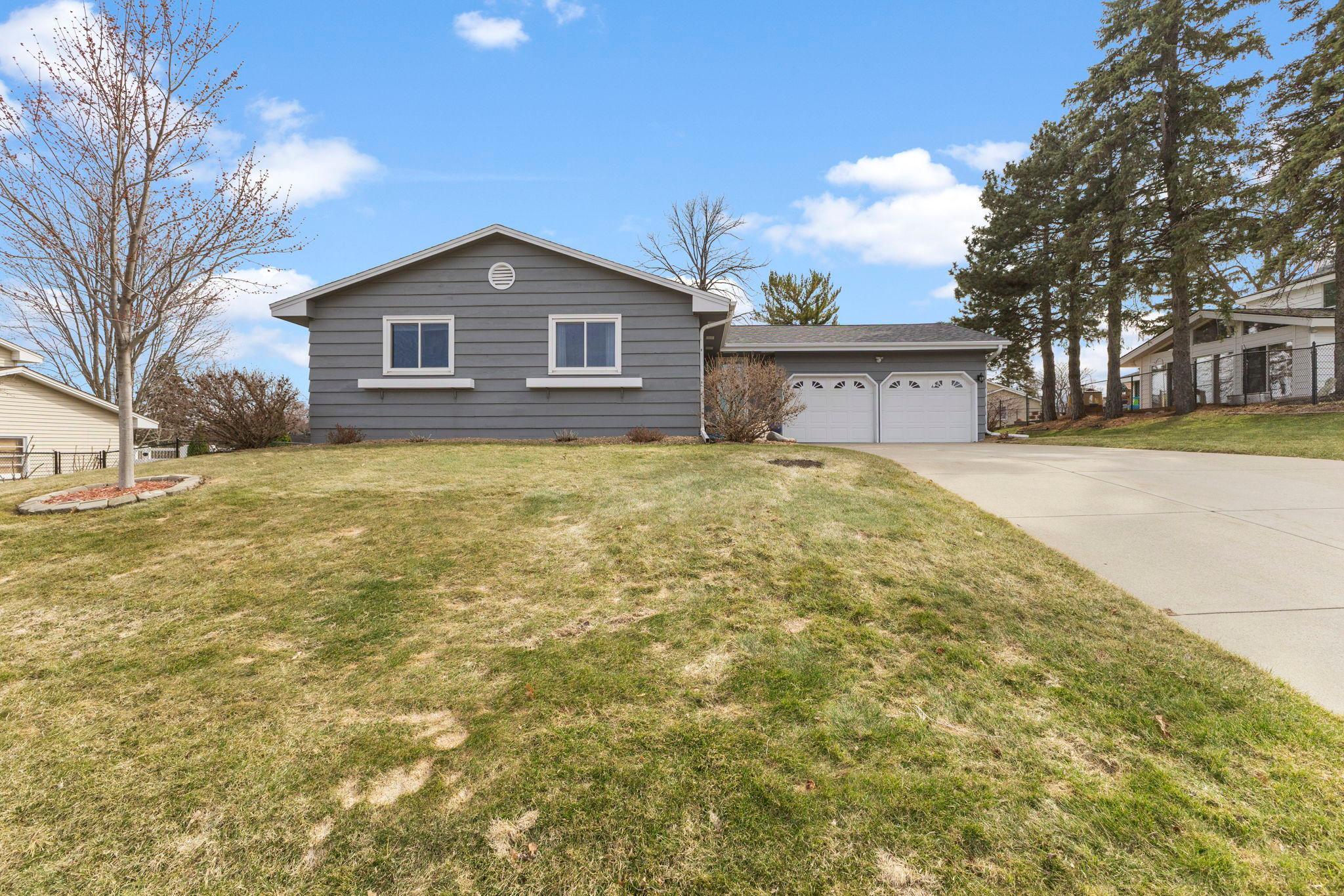 Vivid Spaces_4409 W 98th St_02.jpg