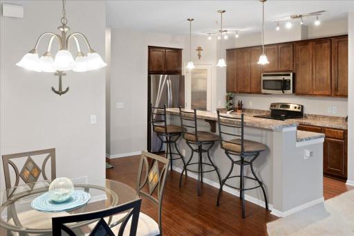 Oversized island seating: perfect for casual meals, prep, and conversation.