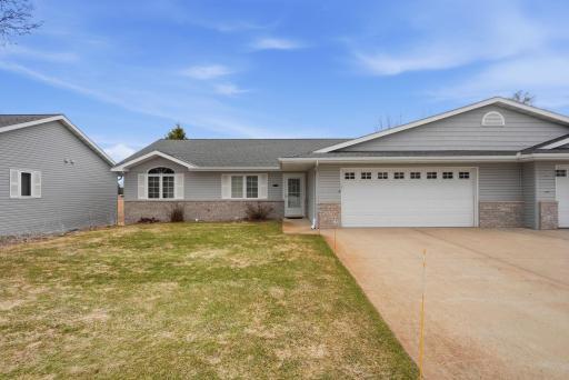 917 Anderson Way Alexandria, MN 56308 Welcome Home! This one level home offers 3 bedrooms, 3 bathrooms, and spacious living upstairs and downstairs. Naturally light filled, 2 fireplaces, sunroom, deck and a main floor laundry! Low association fees.