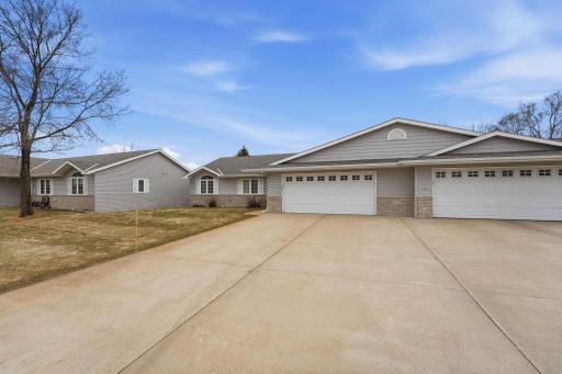 917 Anderson Way Alexandria, MN 56308 Come home to Anderson Way, a way of life that offers a prime location and comfort without the work and upkeep of the lawn and snow. Low association fees. Come see why you will want to stay!