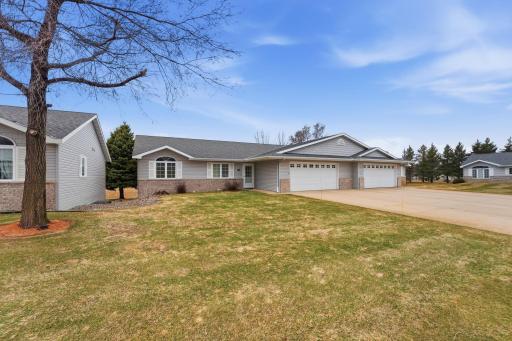 917 Anderson Way Alexandria, MN 56308 Key location, cul-de-sac for less traffic, close to trails, retail, medical and easy access to downtown shopping and eating establishments.