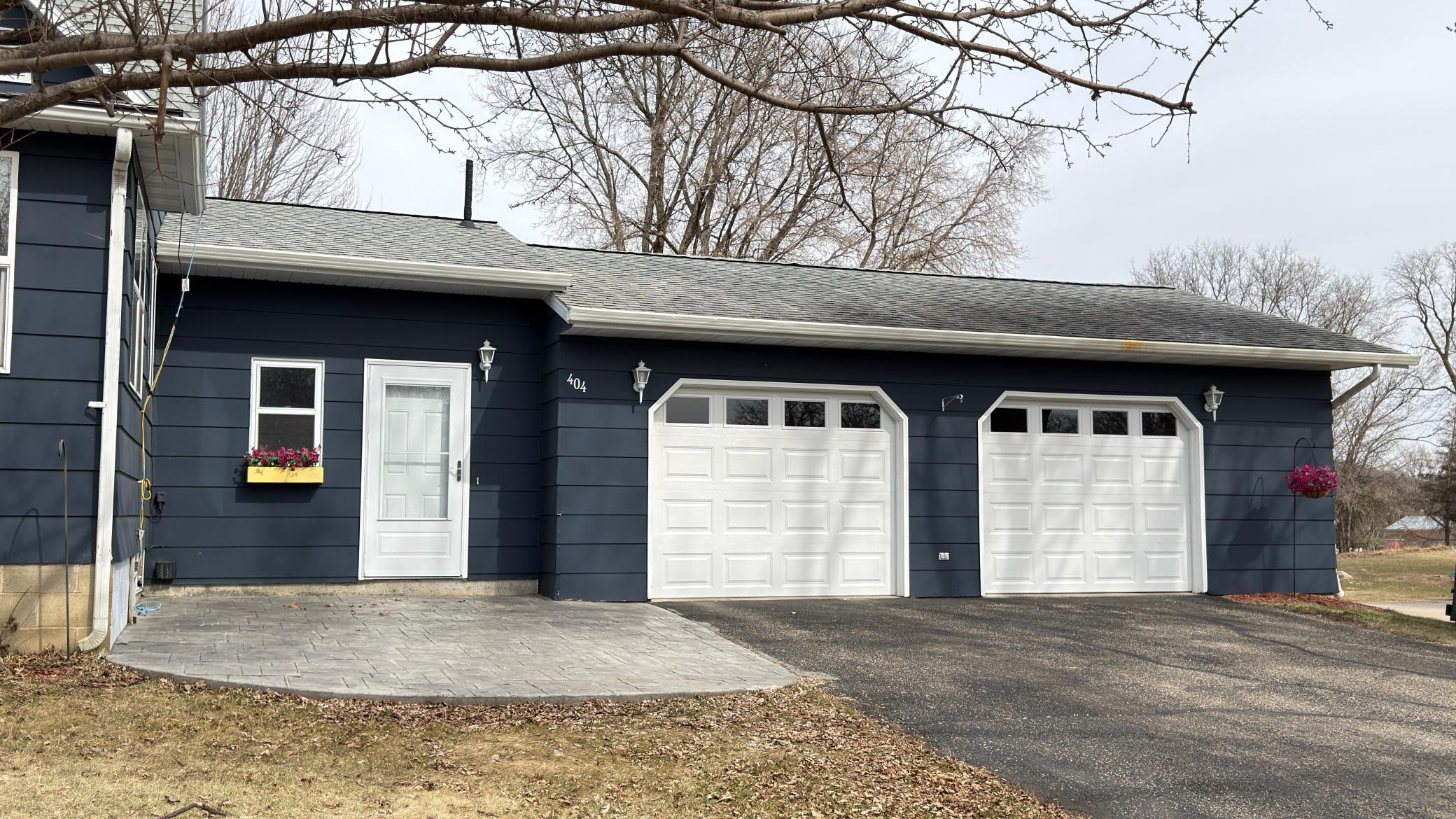 Attached Garage