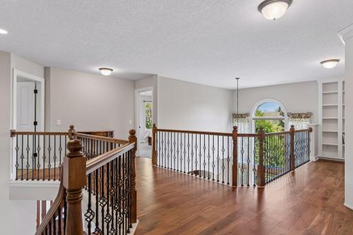 1750 Lucy Ridge Court, Chanhassen, MN 55317