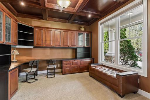 1750 Lucy Ridge Court, Chanhassen, MN 55317