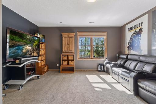 1750 Lucy Ridge Court, Chanhassen, MN 55317