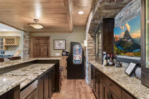 1750 Lucy Ridge Court, Chanhassen, MN 55317