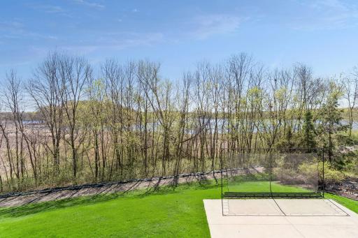 1750 Lucy Ridge Court, Chanhassen, MN 55317