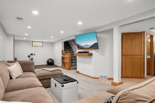 7025 47th Avenue N, Minneapolis, MN 55428
