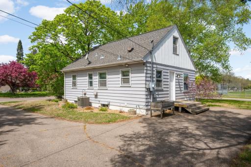 7025 47th Avenue N, Minneapolis, MN 55428