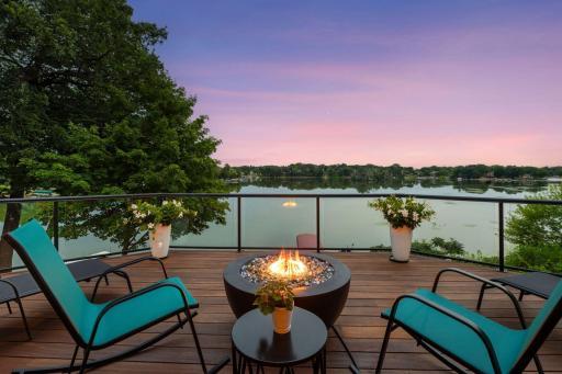 114' of lakeshore and completely private to the East