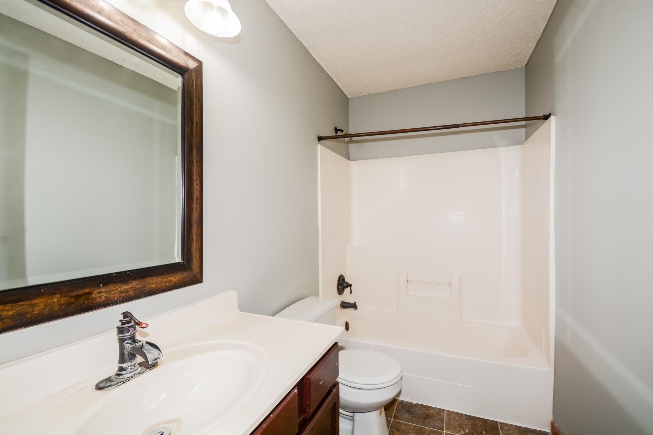 Main Bathroom-15295590.jpg