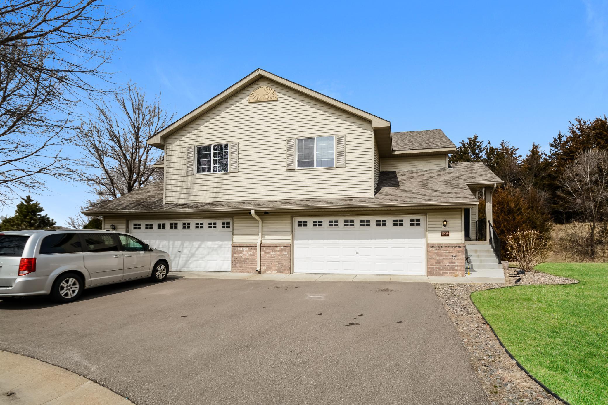 Front View-15295584 (1).jpg