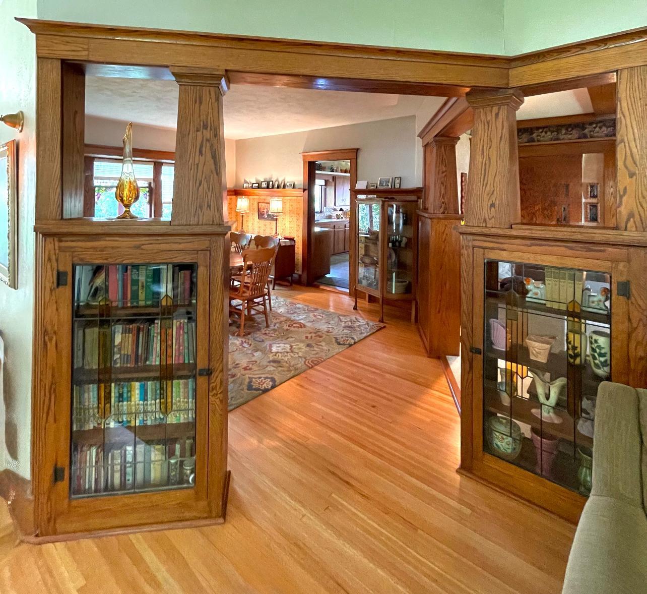 Front into dining room.jpg