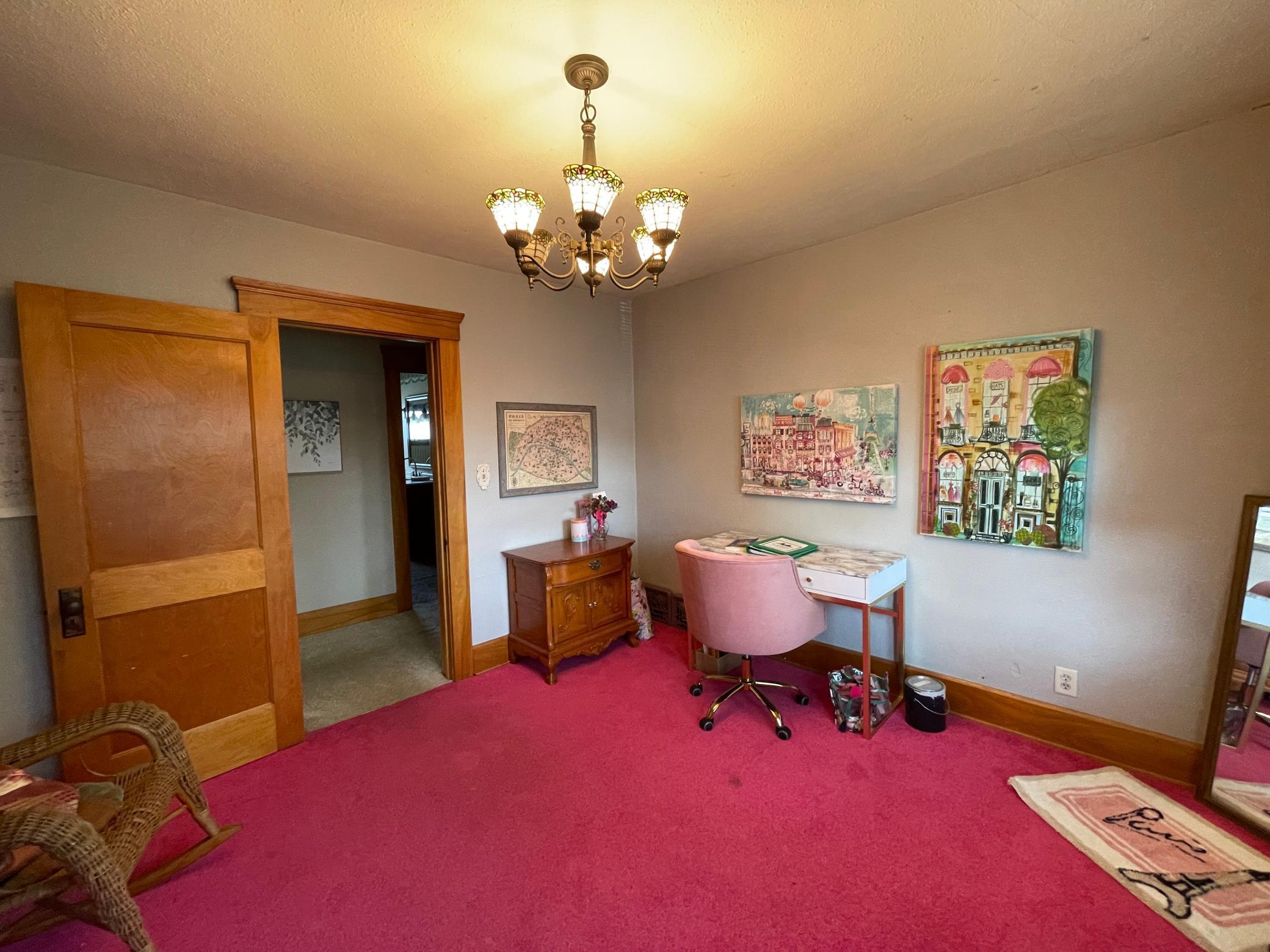 2nd bedroom toward hall.jpeg