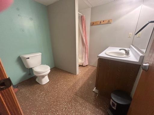 303 N Clark Street, Ceylon, MN 56121