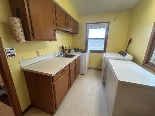 303 N Clark Street, Ceylon, MN 56121