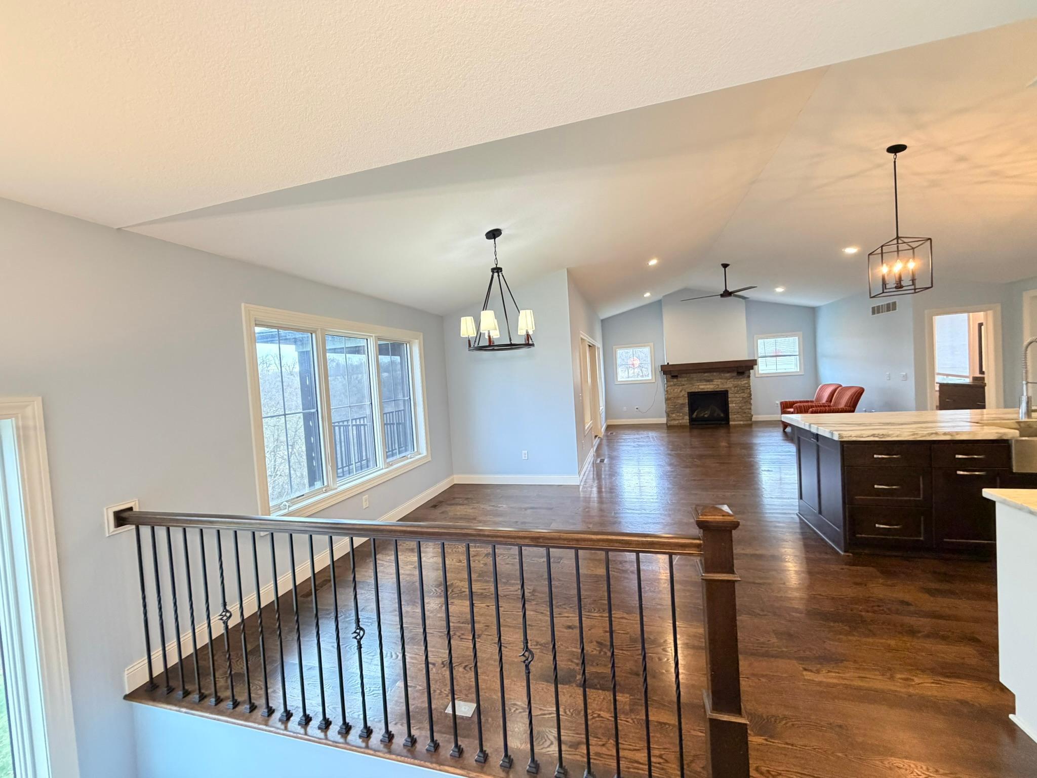 Railing / Dining