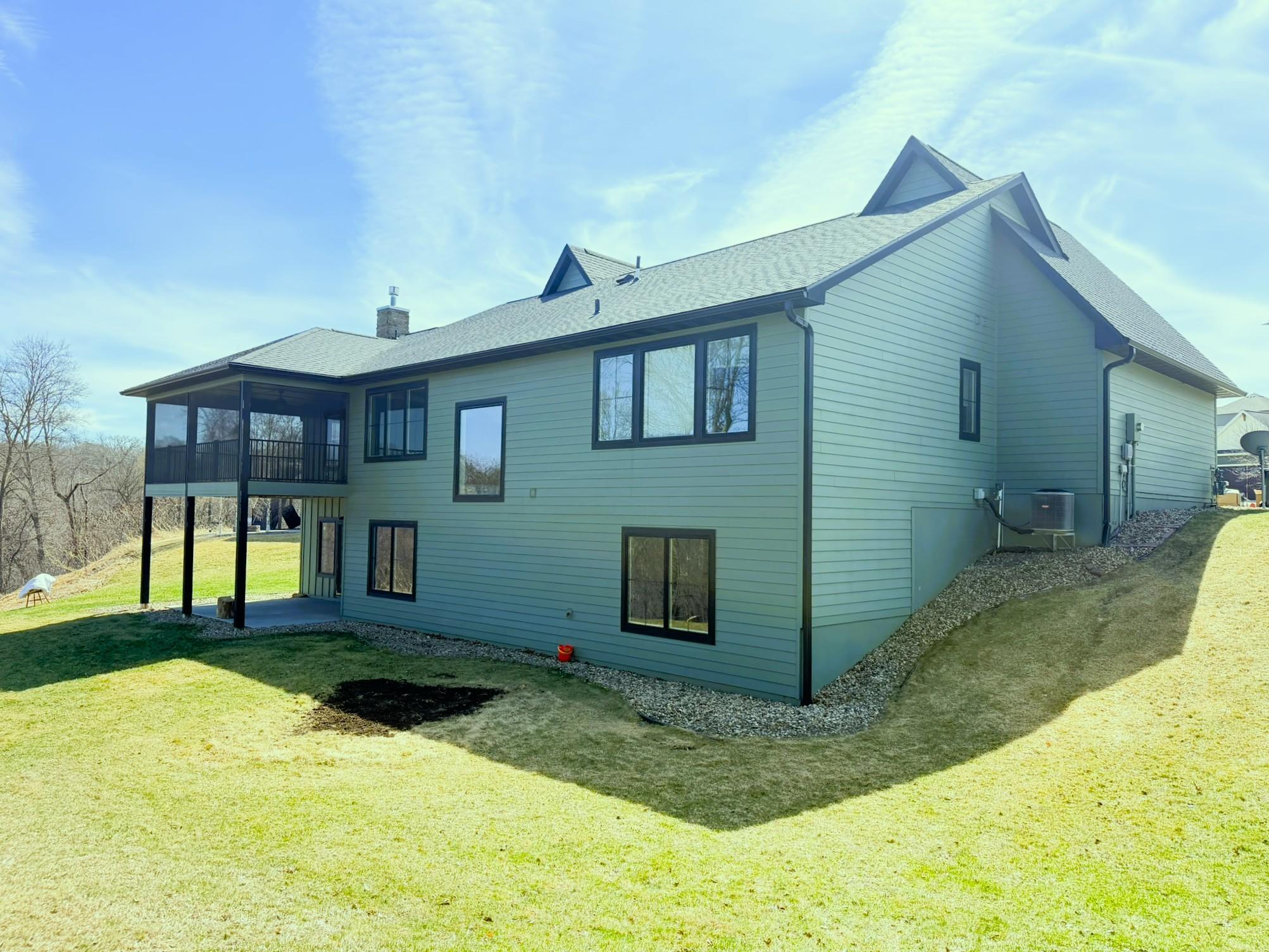 Covered & Screened-In Deck