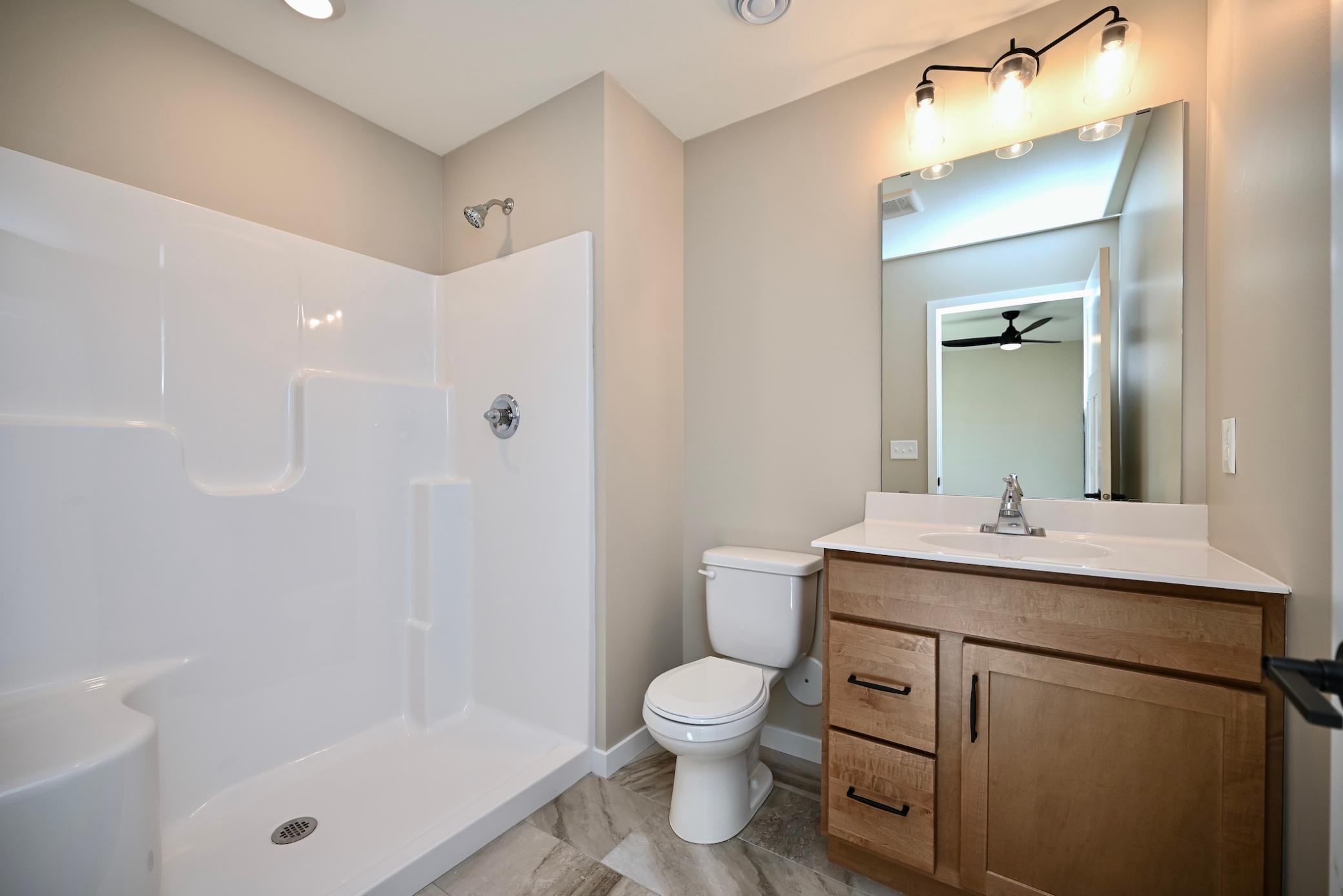 12 En Suite Bathroom.jpg