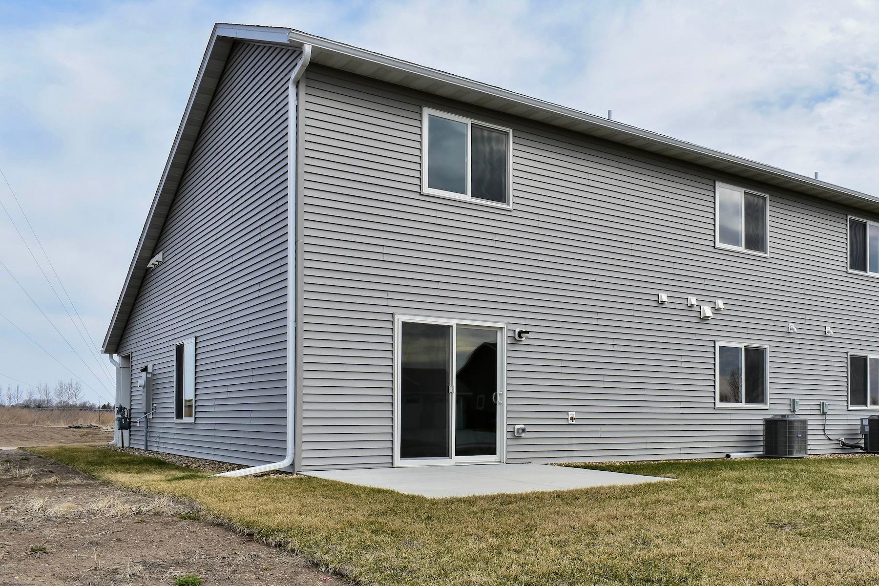 28 Back & Side View.jpg