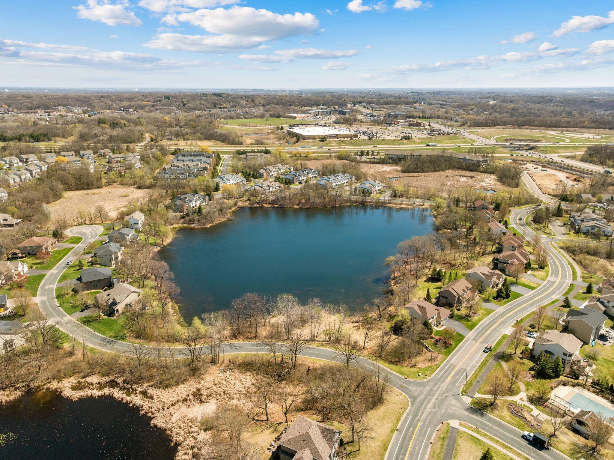 Enjoy close proximity to scenic lakes, perfect for peaceful walks, fresh air, and everyday moments outdoors.