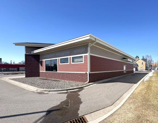 209 Washington Street, Entire Bldg, Brainerd, MN 56401