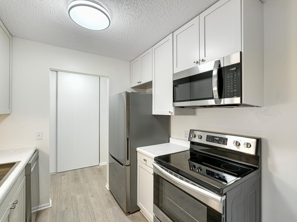 All new stainless steel appliances? Yes!