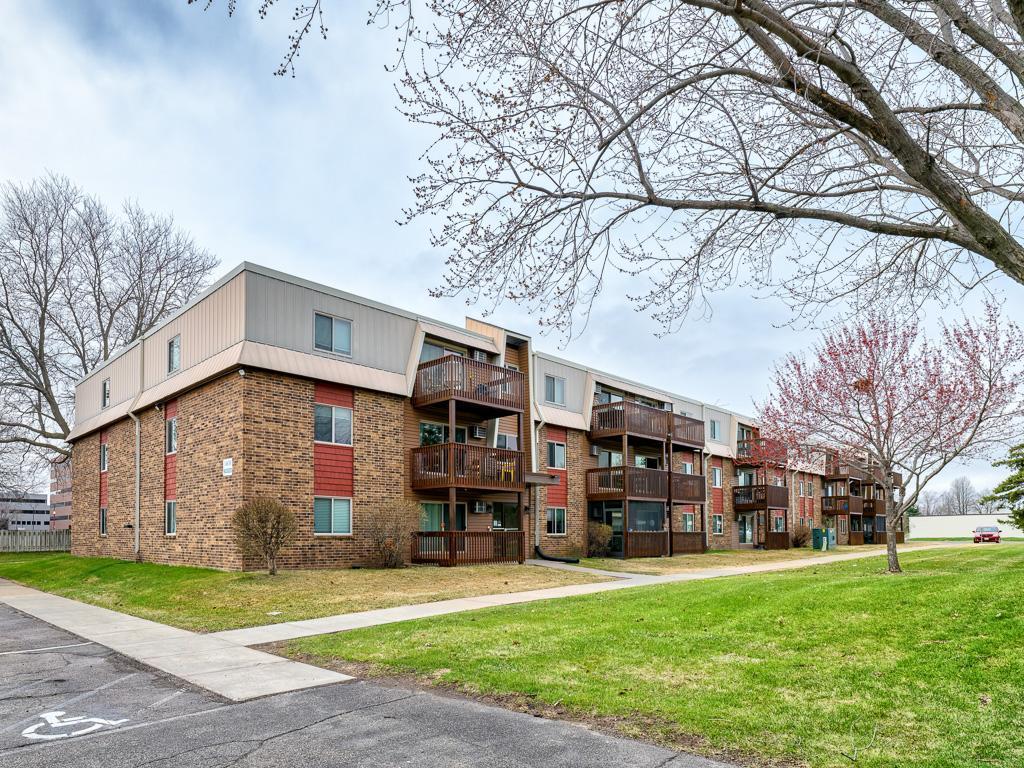 Nice shared greenspace in the heart Apple Valley.