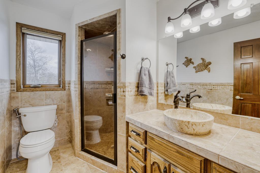 Upper level bathroom