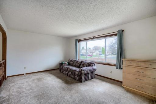 5887 144th Street W, Apple Valley, MN 55124