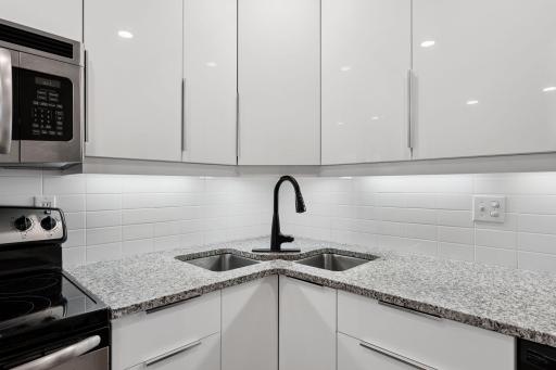 2050 Ridge Drive, 16, Saint Louis Park, MN 55416