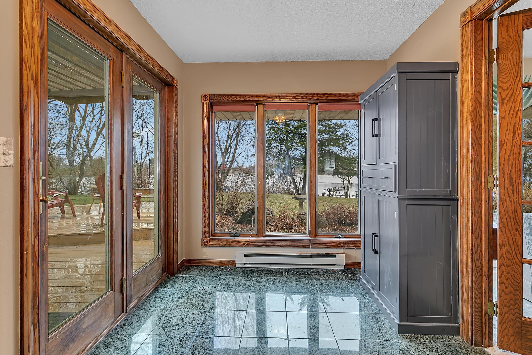 This room has a sliding dprivate deck. Great spot for your morning coffee. Another beautiful view.