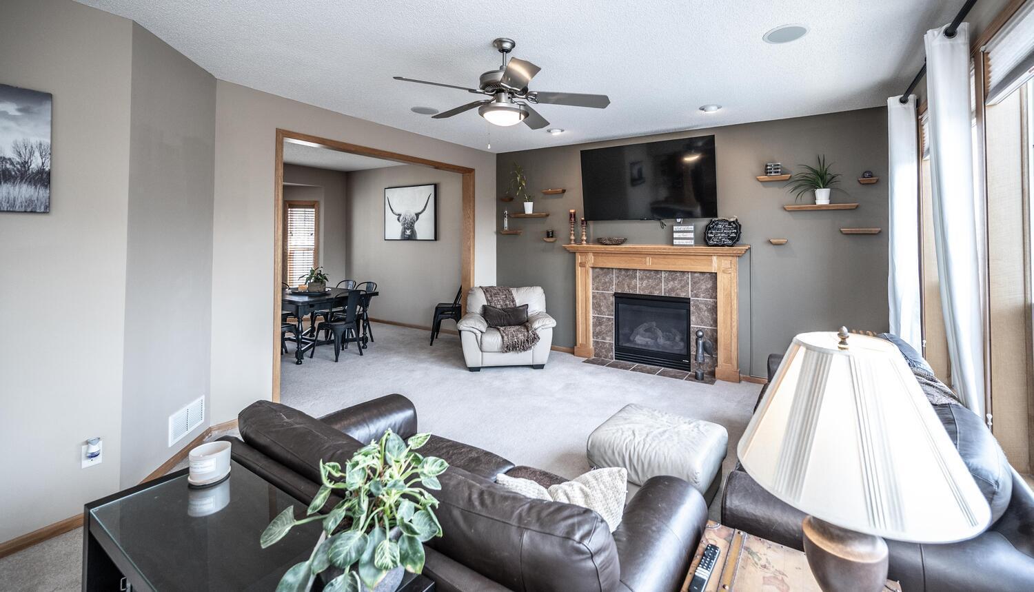 1122 Drew Dr Woodbury MN 55129-large-020-017-Living Room-1500x859-72dpi.jpg