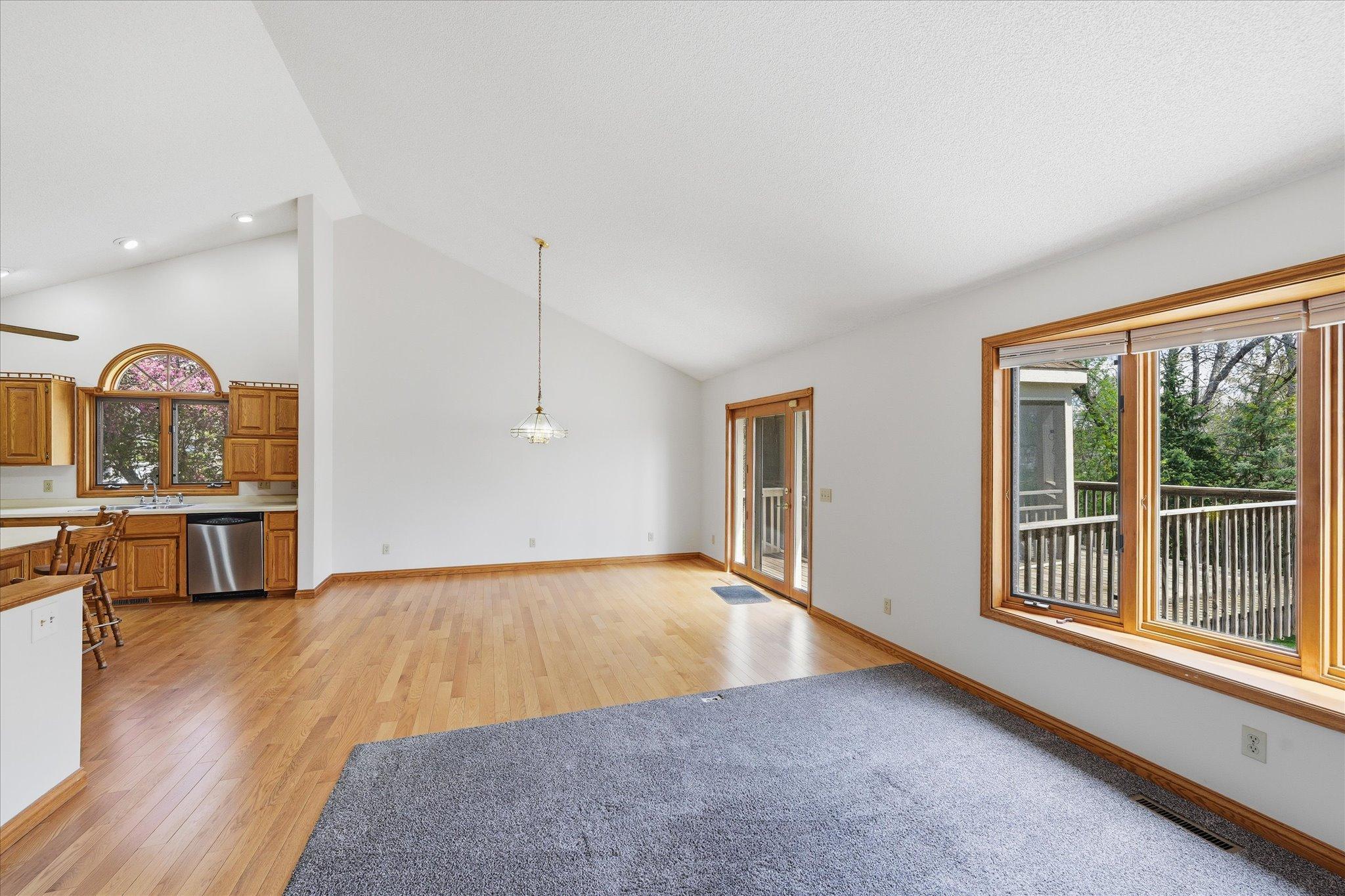 20-21955 Finley Ct N