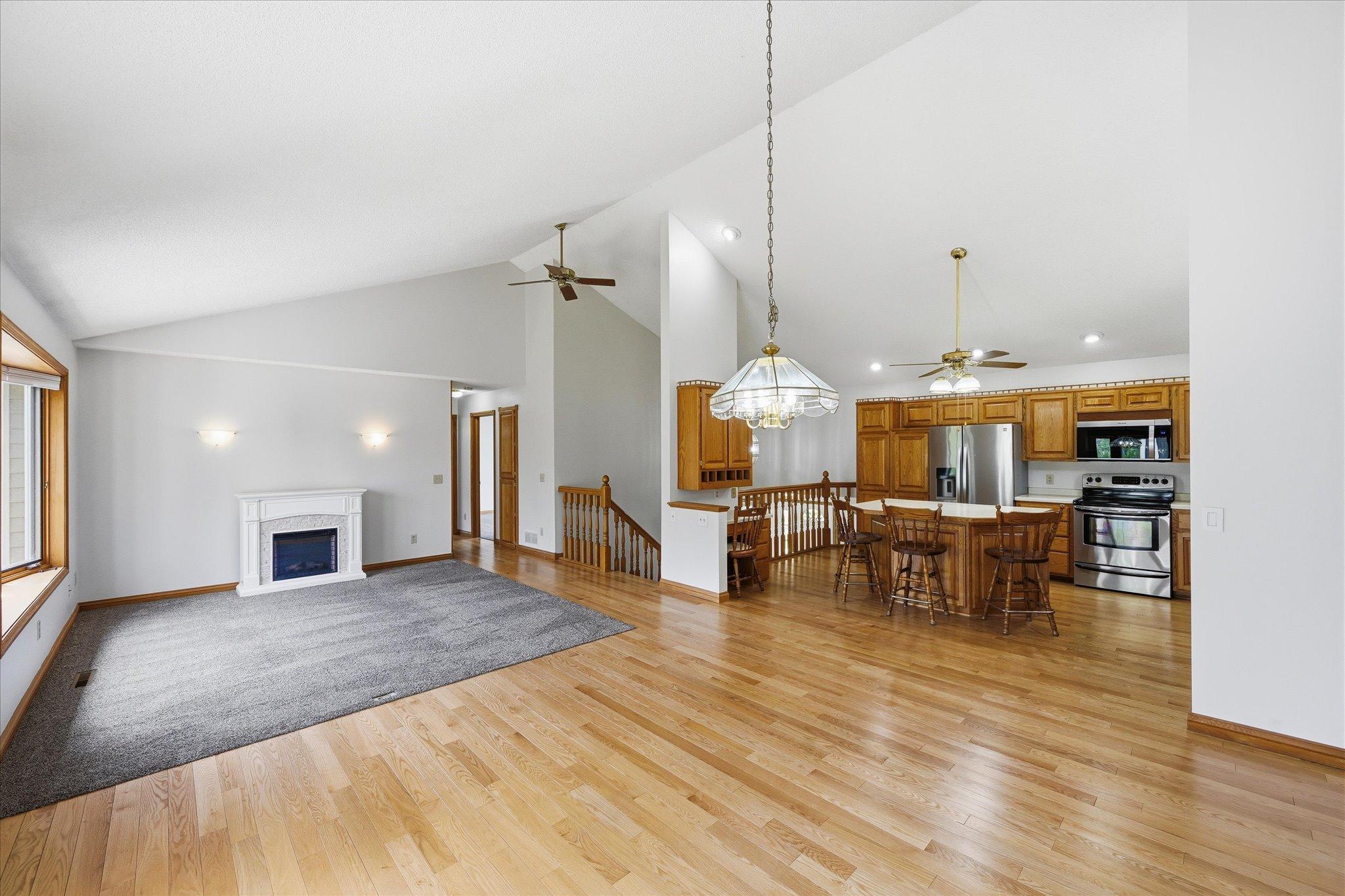 26-21955 Finley Ct N