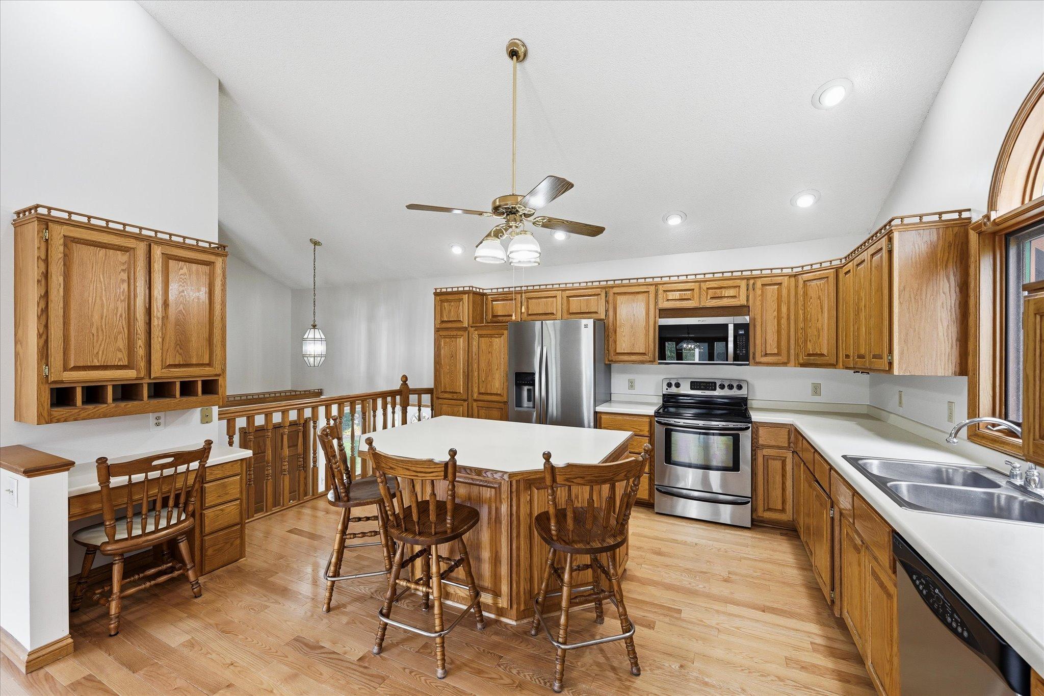 28-21955 Finley Ct N