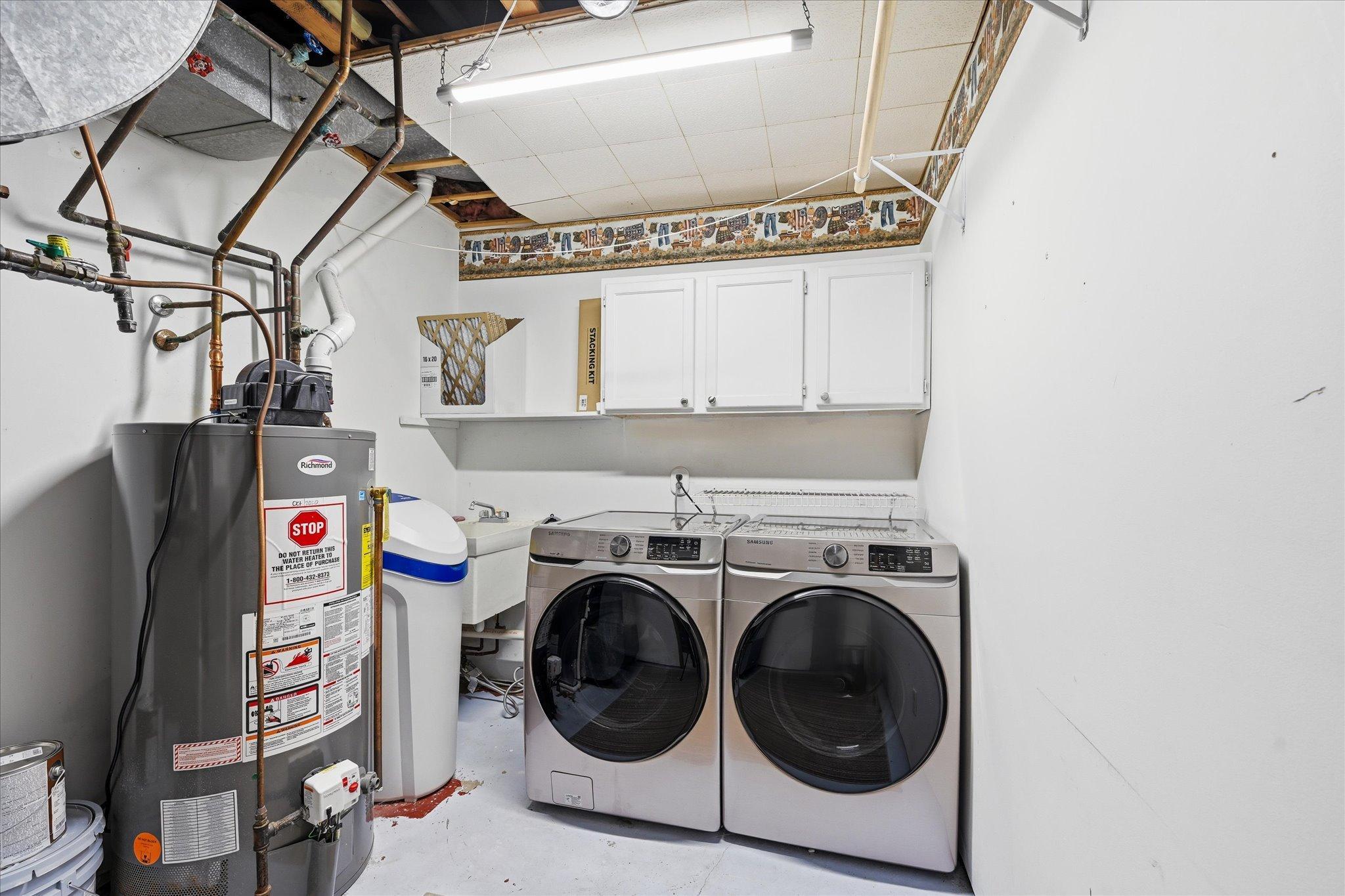 55-21955 Finley Ct N Laundry and mechanical room