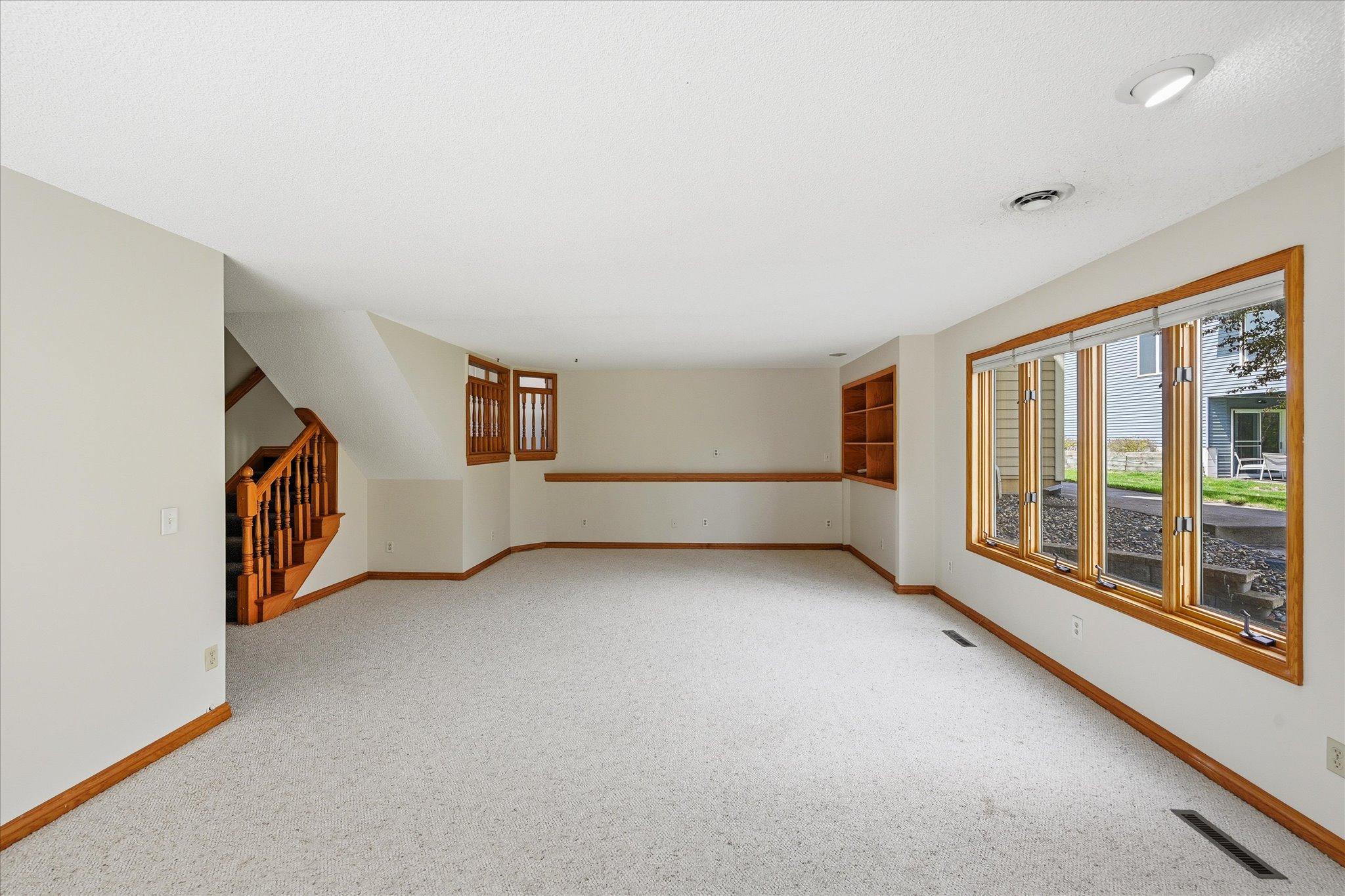 49-21955 Finley Ct N