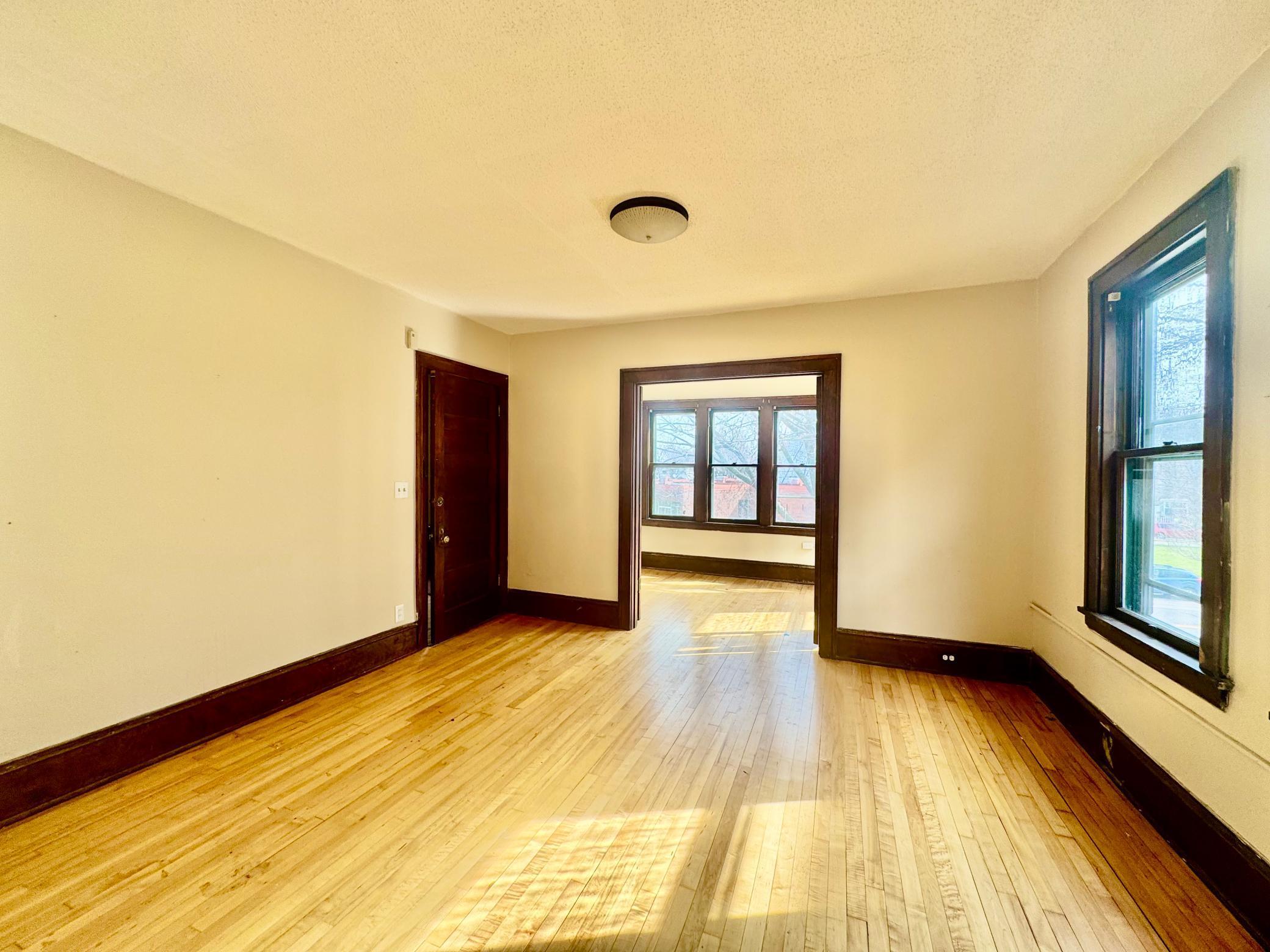 Living Room Into Sunroom Unit 3