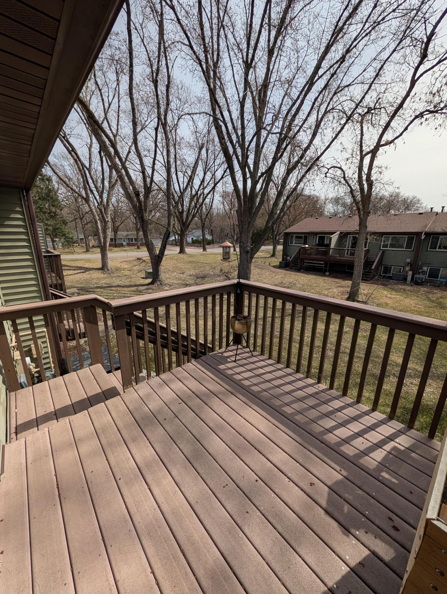 Deck.jpg