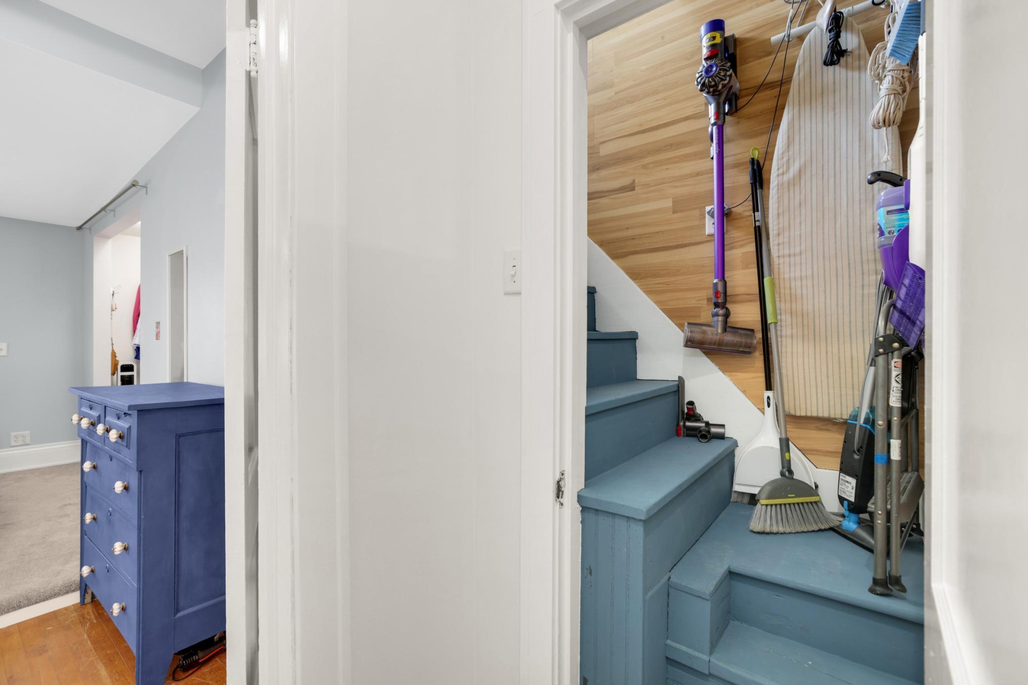 Stairs to the old 1/2 story