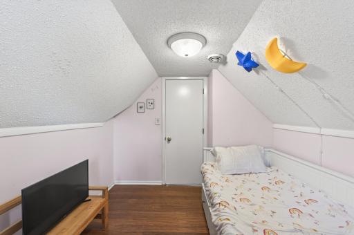 1890 Yorkshire Avenue, Saint Paul, MN 55116