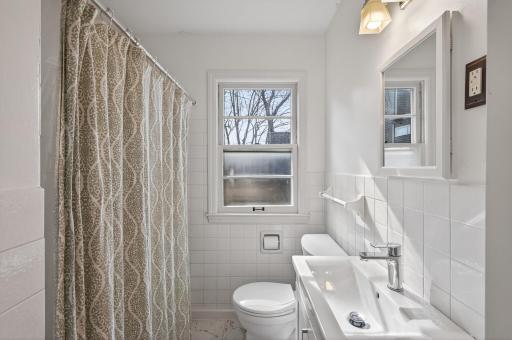 1890 Yorkshire Avenue, Saint Paul, MN 55116