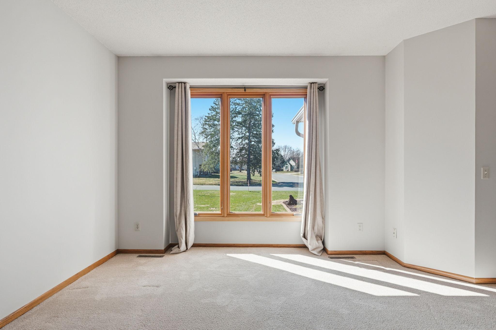 19-web-or-mls-291 Poplar Dr-19.jpg