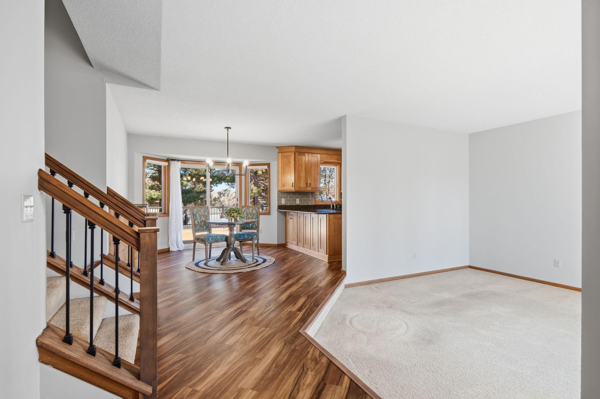 17-web-or-mls-291 Poplar Dr-17.jpg