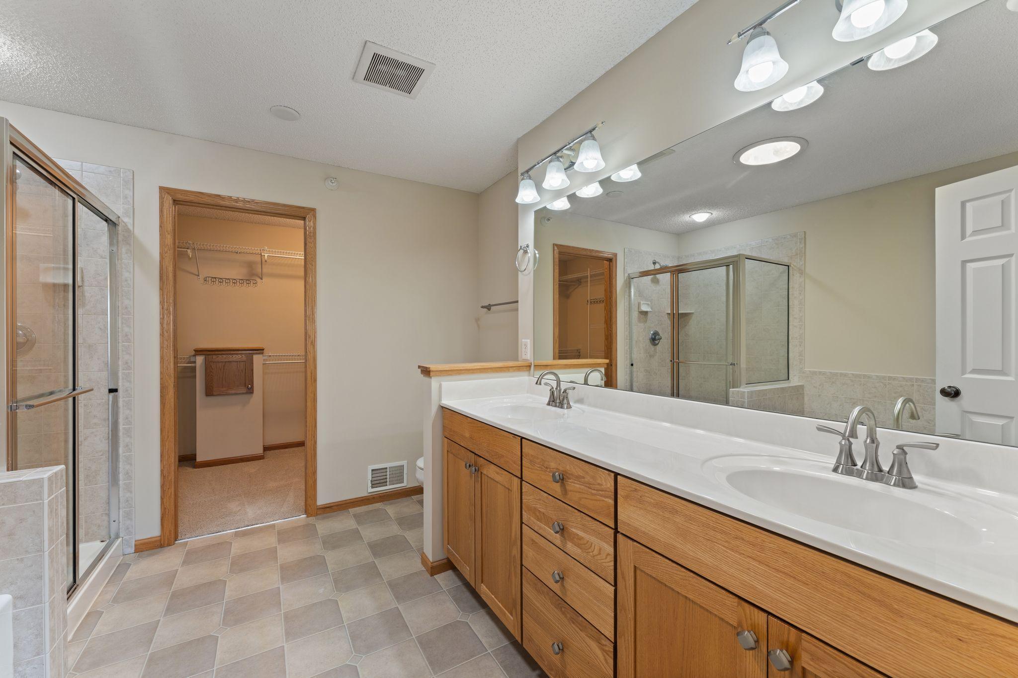 Primary Bathroom Suite Dual Sinks