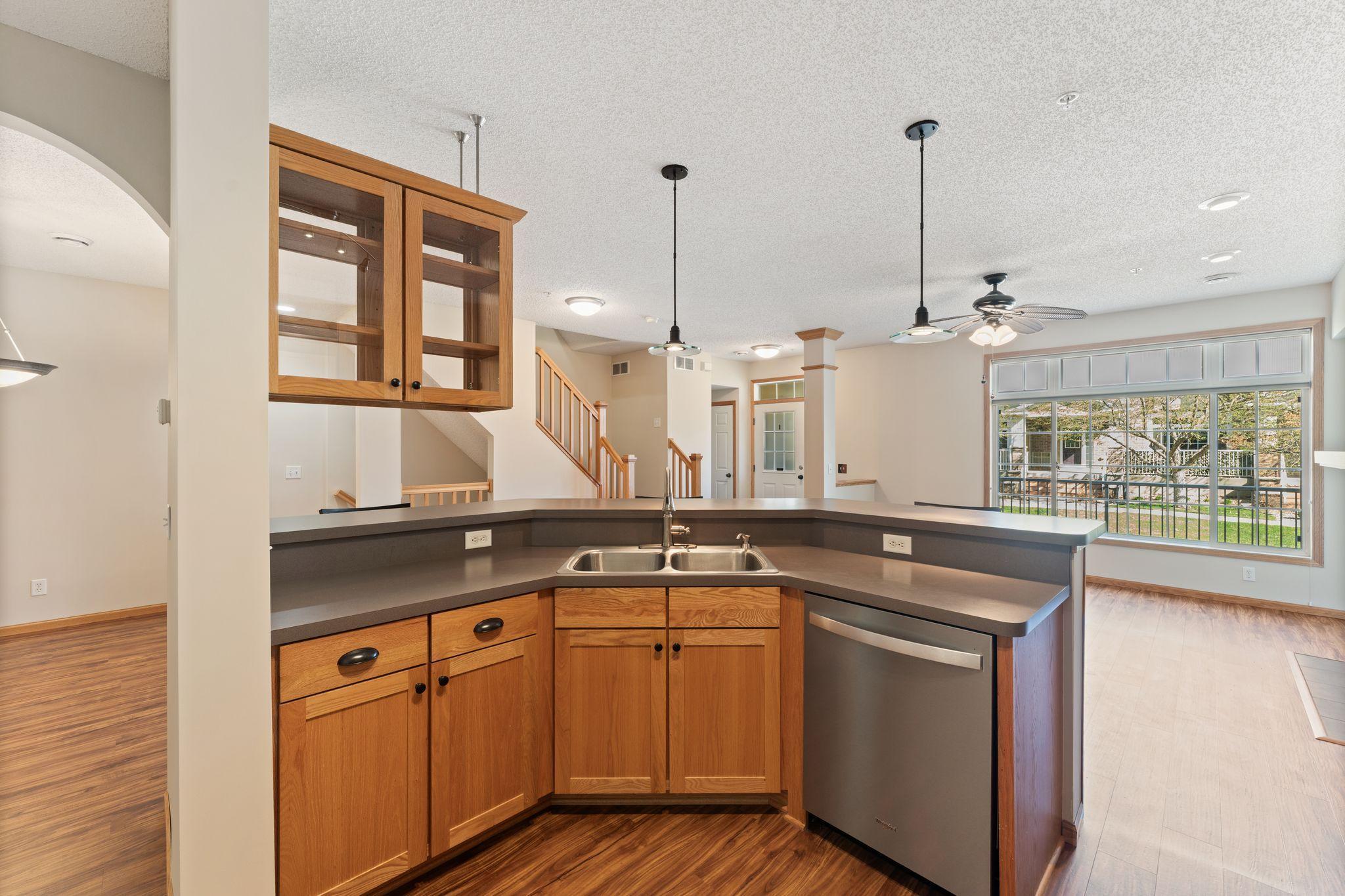 Large Peninsula/Bar for Extra Seating