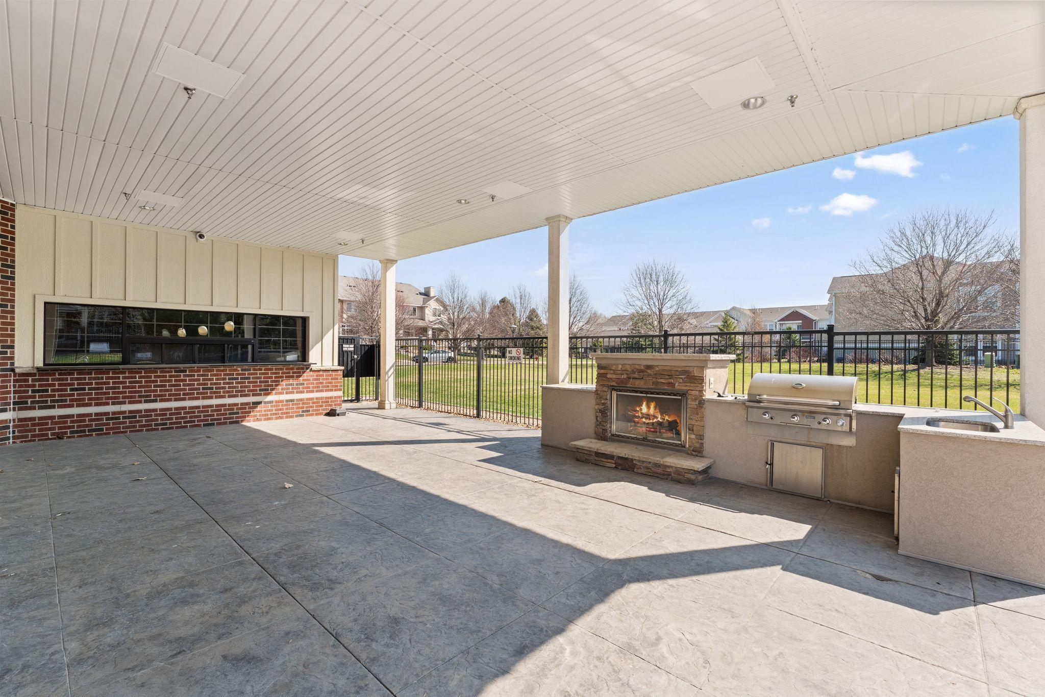 Outdoor Grilling Area & Patio