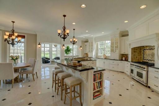 327 Lindsay Road, Hudson, WI 54016